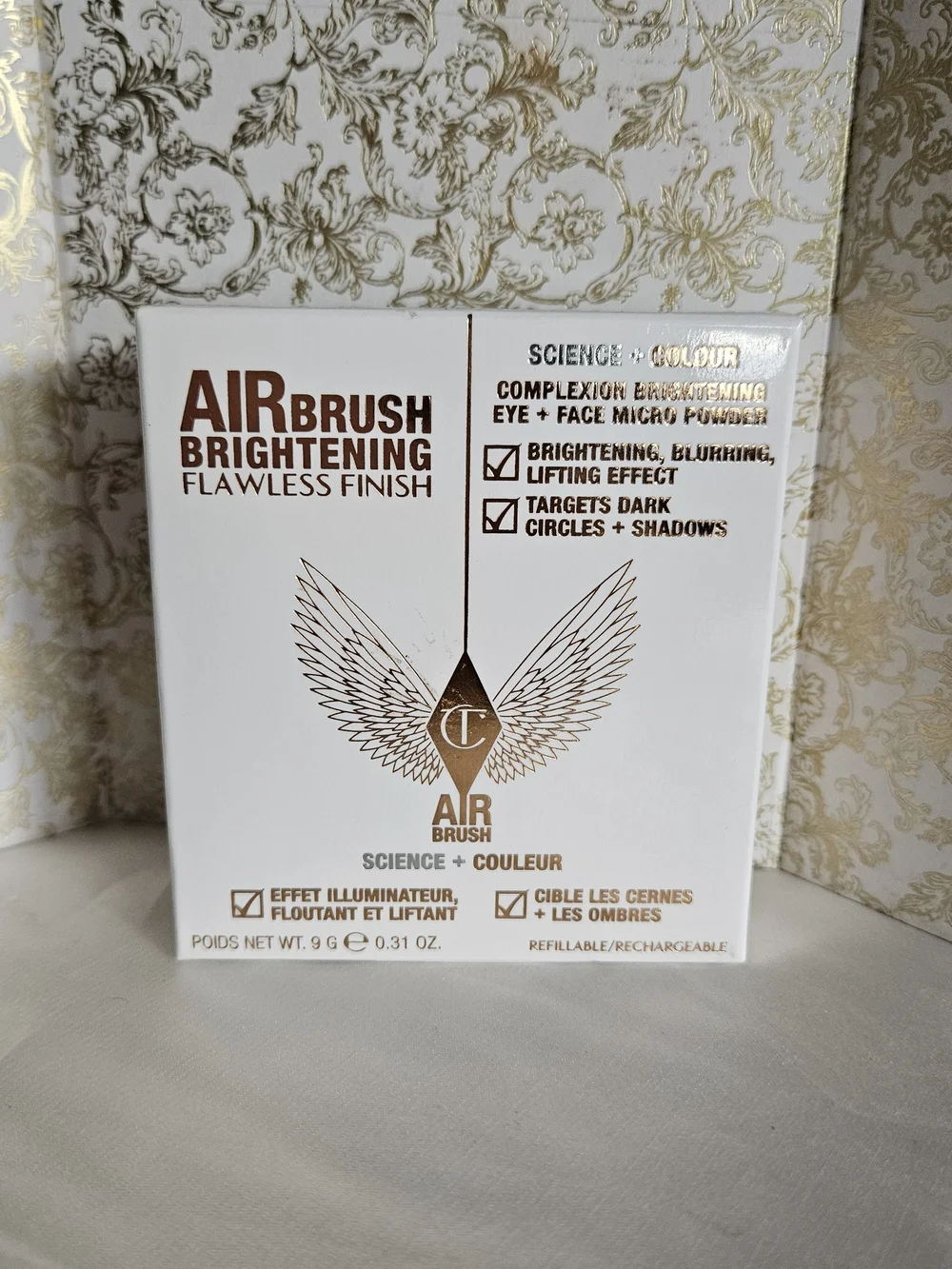 Charlotte Tilbury Airbrush Brightening Flawless Finish - White & Gold